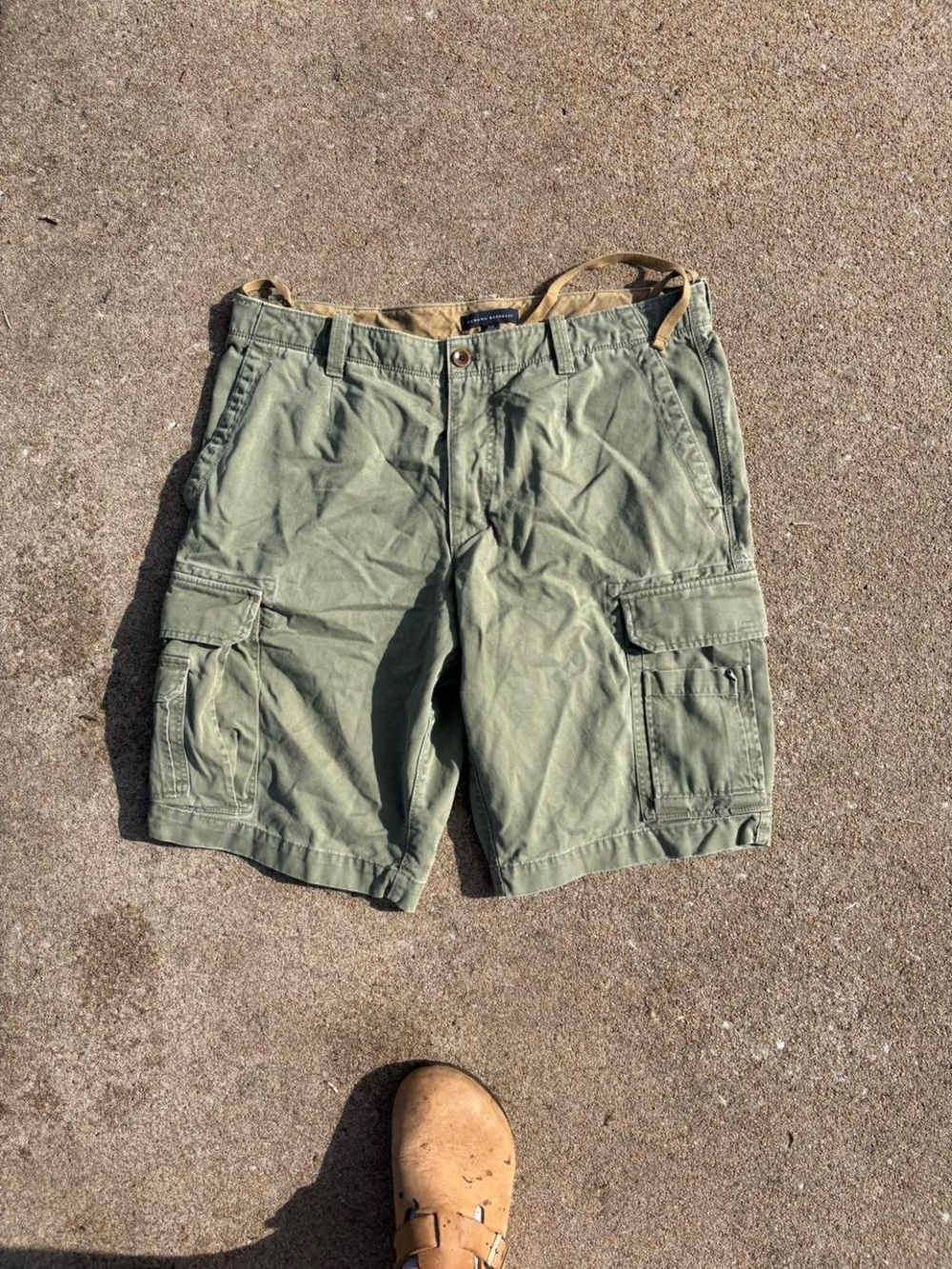 Banana Republic khaki green heavyweight baggy cargo shorts